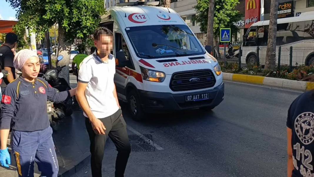 Manavgat’ta Yaya Geçidinde Yol Verildi Sandı Kıl Payı Kurtuldu! 3